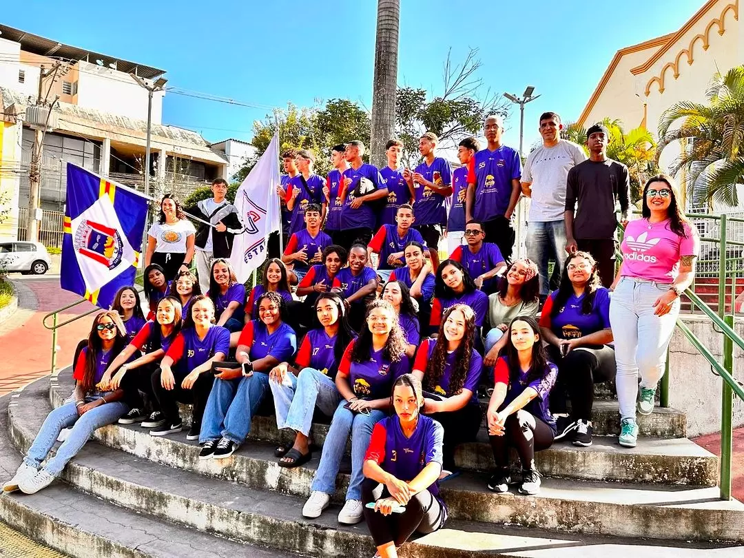 Equipes de futsal e vôlei do 'Estadual' viajam para etapa microrregional do JEMG